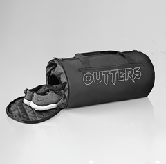 حقيبة الصالة الرياضية من Outters BIG WIG، حقيبة دفل مقاومة للماء باللون الأسود 