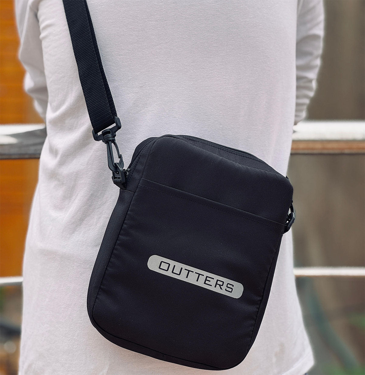 Outters  crossbody bag shoulder bag casual every day style Fits 1 L bottle
